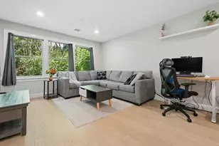 5205 Washington St, Boston, MA 02132 - Photo 10