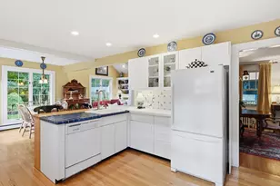 131 Wenonah Rd, Longmeadow, MA 01106 - Photo 22