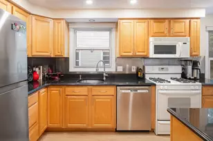 29 Pinecliff Rd, Boston, MA 02132 - Photo 2