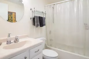 29 Pinecliff Rd, Boston, MA 02132 - Photo 12