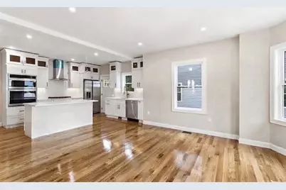 55 Wyoming, Malden, MA 02148 - Photo 2