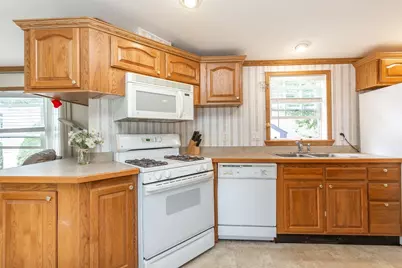 27 Smith St #2, Norton, MA 02766 - Photo 8
