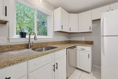 152 E. Bacon St. #D5, Plainville, MA 02762 - Photo 10