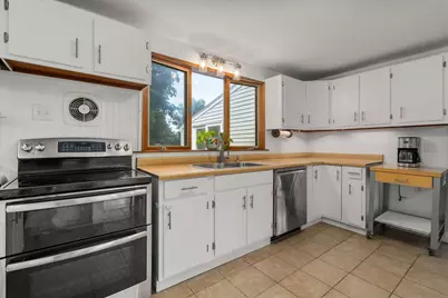 202 Essex St, Marlborough, MA 01752 - Photo 10