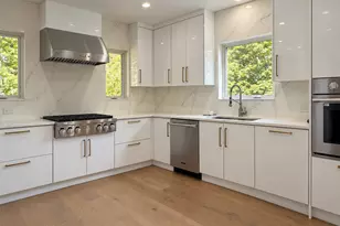 8 Irene Rd, Bedford, MA 01730 - Photo 4