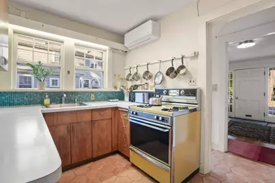 11 Stoneleigh Road, Newton, MA 02465 - Photo 12