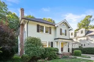11 Stoneleigh Rd, Newton, MA 02465 - Photo 1