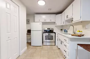109 Warren St, Watertown, MA 02472 - Photo 4