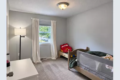 145 McKinstry Ave, Chicopee, MA 01013 - Photo 18