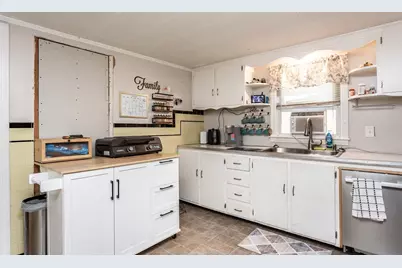 11 Hopewell St, Taunton, MA 02078 - Photo 8