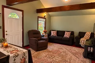 36 Oakland Dr, Auburn, MA 01501 - Photo 2