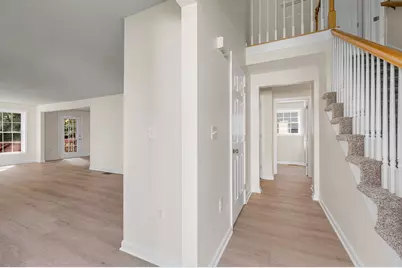 118 Barbara Ln #118, Hudson, NH 03051 - Photo 2