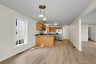 118 Barbara Ln, Hudson, NH 03051 - Photo 8