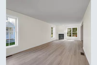 118 Barbara Ln #118, Hudson, NH 03051 - Photo 4