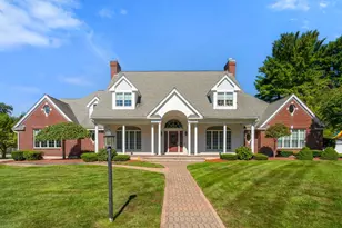 5 Elizabeth Way, Lynnfield, MA 01940 - Photo 1