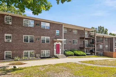261 Boston Post Rd East #4, Marlborough, MA 01752 - Photo 4