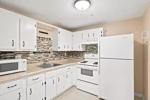 261 Boston Post Rd E, Marlborough, MA 01752 - Photo 16