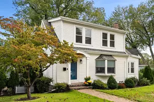 29 Woburn St, Medford, MA 02155 - Photo 2