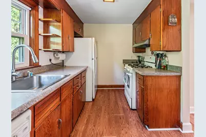 5 Briggs St, Northbridge, MA 01588 - Photo 10