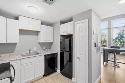 219 Central Street #2B, Lowell, MA 01852 - Photo 16