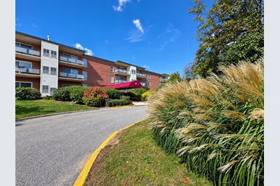57 Broadlawn Park #3A, Boston, MA 02467 - Photo 2