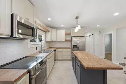 7 Athens St, Auburn, MA 01510 - Photo 6