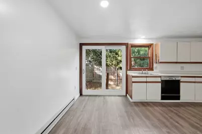 5A Warwick St #1, Auburn, MA 01501 - Photo 2