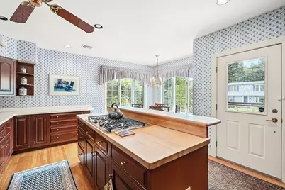 296 Linden St., Wellesley, MA 02481 - Photo 10