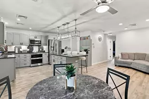 11 Coleman St, Peabody, MA 01960 - Photo 4
