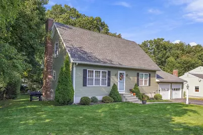 14 Oak Cir, Holden, MA 01520 - Photo 2