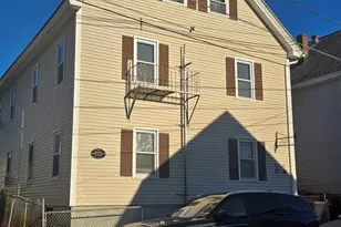 32 Agawam St, Lowell, MA 01852 - Photo 2