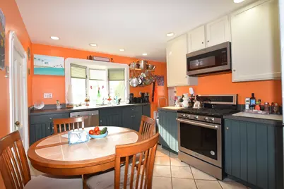 10 Holly St, Watertown, MA 02472 - Photo 10