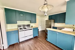 11 Benz St, Springfield, MA 01118 - Photo 2