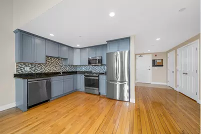 10 Kearney Sq #307, Lowell, MA 01852 - Photo 4