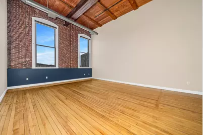 10 Kearney Sq #307, Lowell, MA 01852 - Photo 2