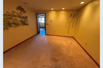 50 Van Horn St, Chicopee, MA 01013 - Photo 14