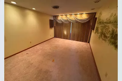 50 Van Horn St, Chicopee, MA 01013 - Photo 12