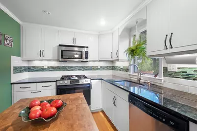 17 Rich Rd, Woburn, MA 01801 - Photo 6