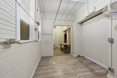 6 Clinton Ave, Westfield, MA 01085 - Photo 18