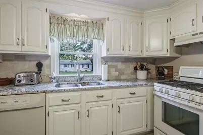 15 Somerset St, East Longmeadow, MA 01028 - Photo 20