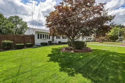 15 Somerset St, East Longmeadow, MA 01028 - Photo 2