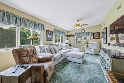 15 Somerset St, East Longmeadow, MA 01028 - Photo 16