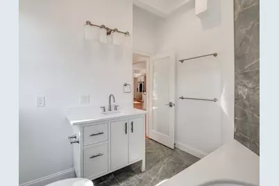 390 Medford St #1A, Somerville, MA 02145 - Photo 24