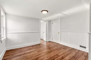 17 Cottage St, Marblehead, MA 01945 - Photo 18