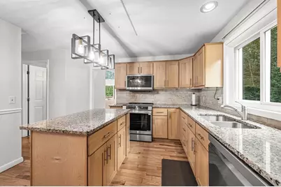 72 Mountain View Dr, Belchertown, MA 01007 - Photo 18