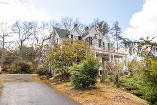 140 Pleasant St, Newton, MA 02459 - Photo 2