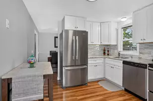 22 Byron St, Worcester, MA 01605 - Photo 8