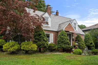 43 Winsor St, Ludlow, MA 01056 - Photo 2