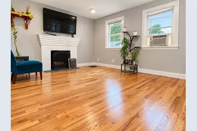 30 Amesbury St, Worcester, MA 01605 - Photo 4