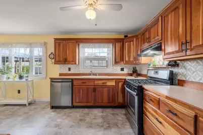 935 Allen St, Dartmouth, MA 02747 - Photo 8